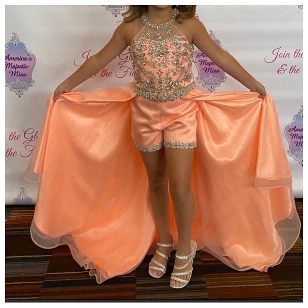 Little Rosie size 8 fun fashion